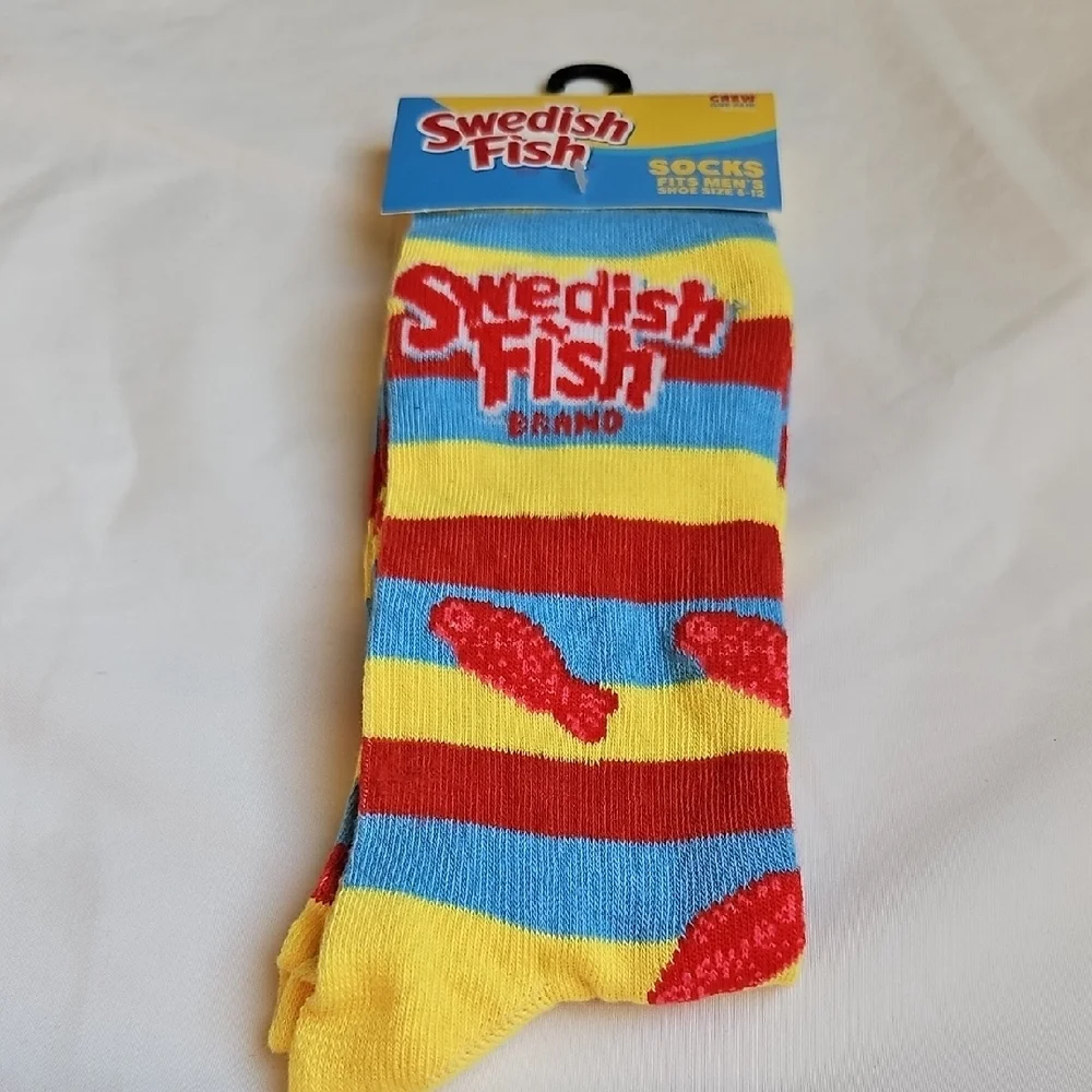 SWEDISH FISH Mens Graphic Crew Socks 6-12 NWT